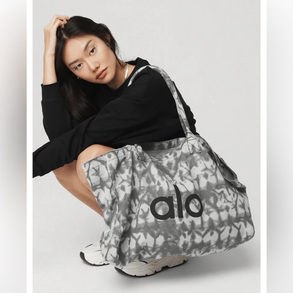Alo Yoga Tie Dye Gray Large Shopper Tote Bag